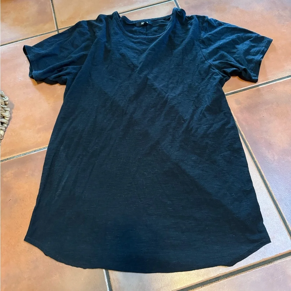 JACKSON men’s Large black tshirt drop cut style